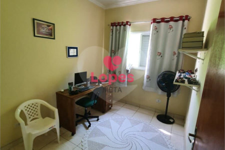 Sobrado à venda com 4 quartos, sendo 1 suíte,  em Jardim Rodolfo, São José dos Campos, SP