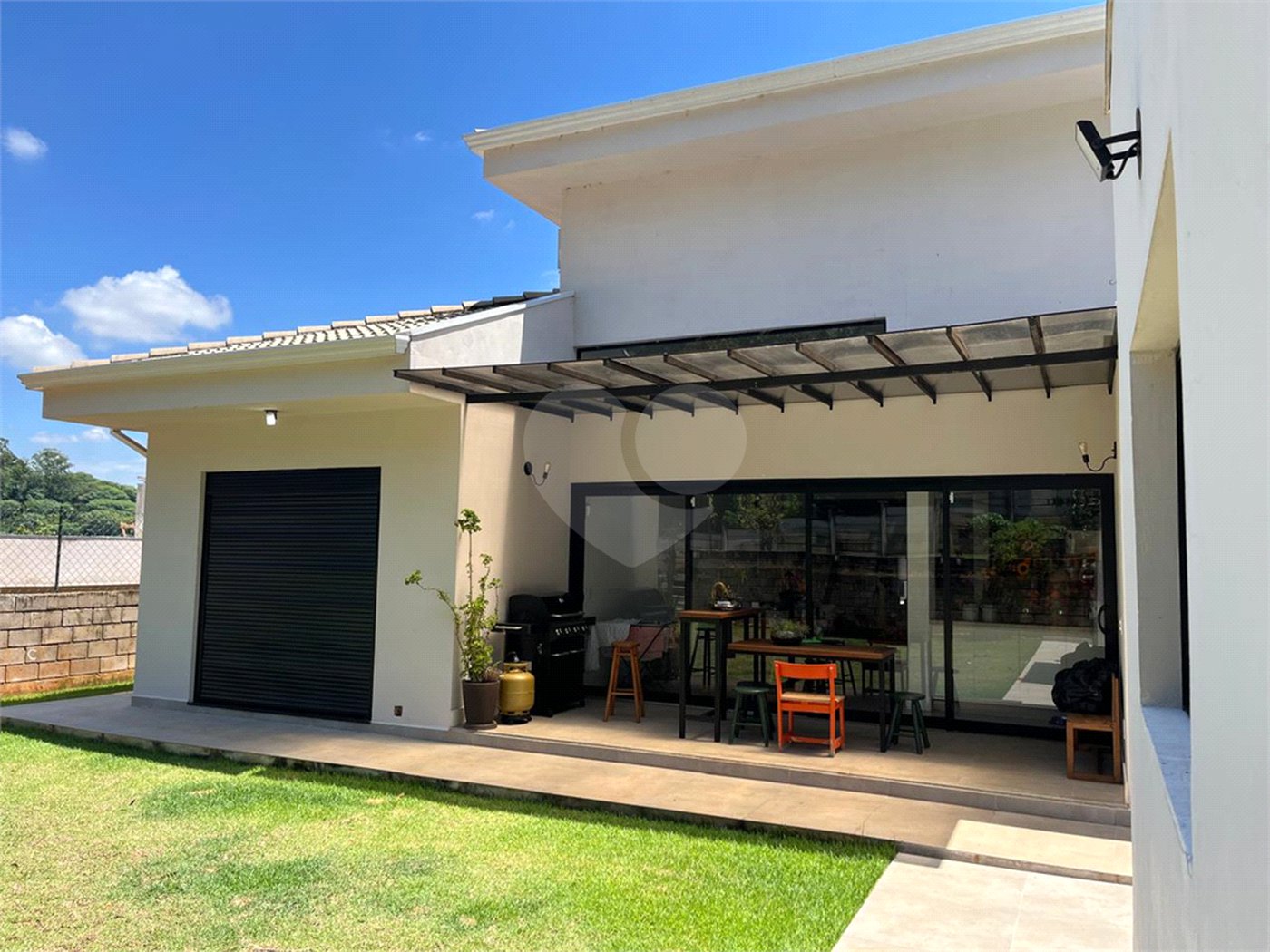 Casa à venda com 3 suítes no condomínio Vila Hipica Ii, Vinhedo - SP
