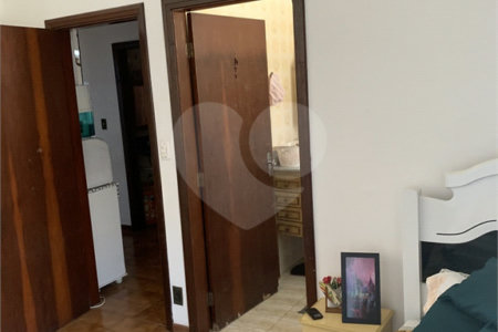 Sobrado à venda com 4 quartos, sendo 3 suítes,  em Jardim Alvinópolis, Atibaia, SP