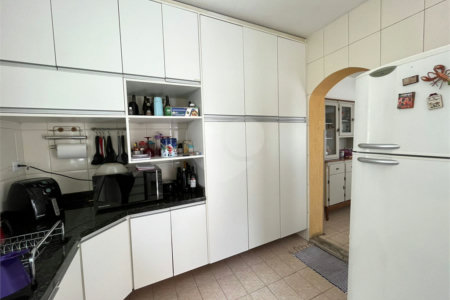 Sobrado à venda com 3 quartos, sendo 1 suíte, em Vila Paulicéia, São Paulo, SP
