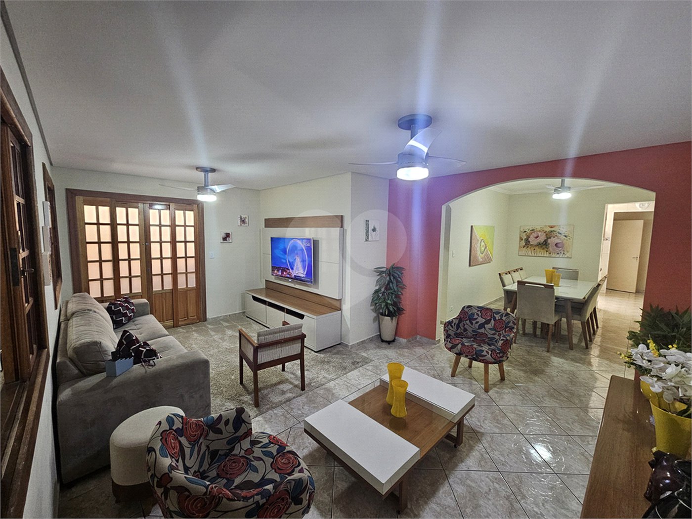 Casa à venda com 3 quartos, sendo 1 suíte,  em Conjunto Residencial Nova Bertioga, Mogi das Cruzes, SP