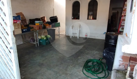 Casa à venda com 2 quartos, sendo 1 suíte,  em Jardim Layr, Mogi das Cruzes, SP