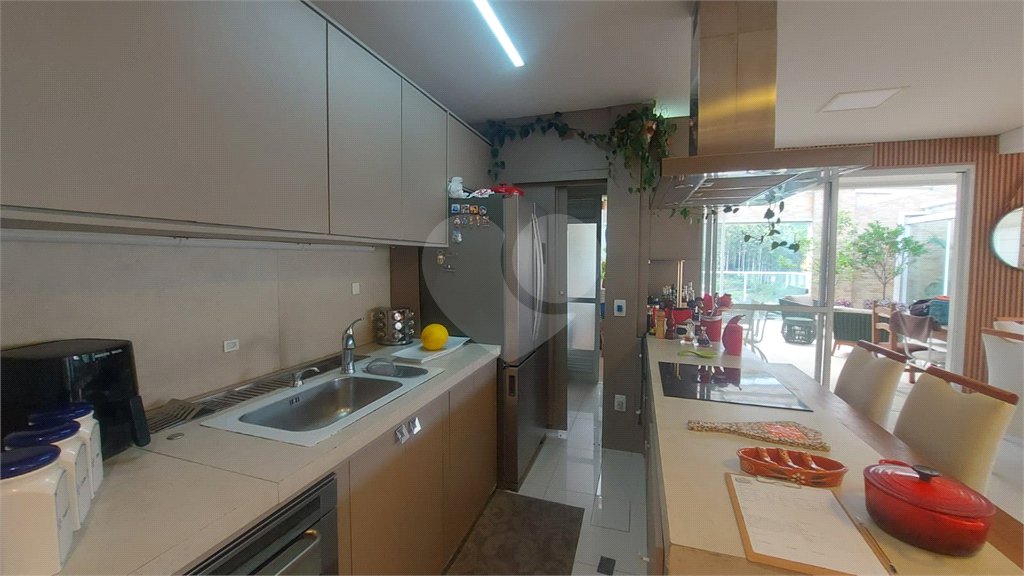 Apartamento à venda ou para alugar com 2 suítes em Itacorubi, Florianópolis, SC