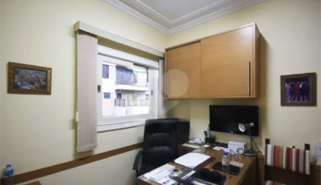 Casa à venda com 5 suítes em Jardim Londrina, São Paulo, SP