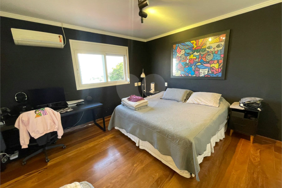 Casa à venda com 4 suítes no condomínio Fechado, São Paulo - SP