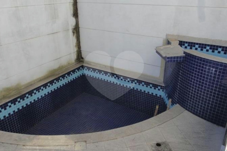 Casa à venda com 3 suítes no condomínio Villa Castanheira, São Paulo - SP