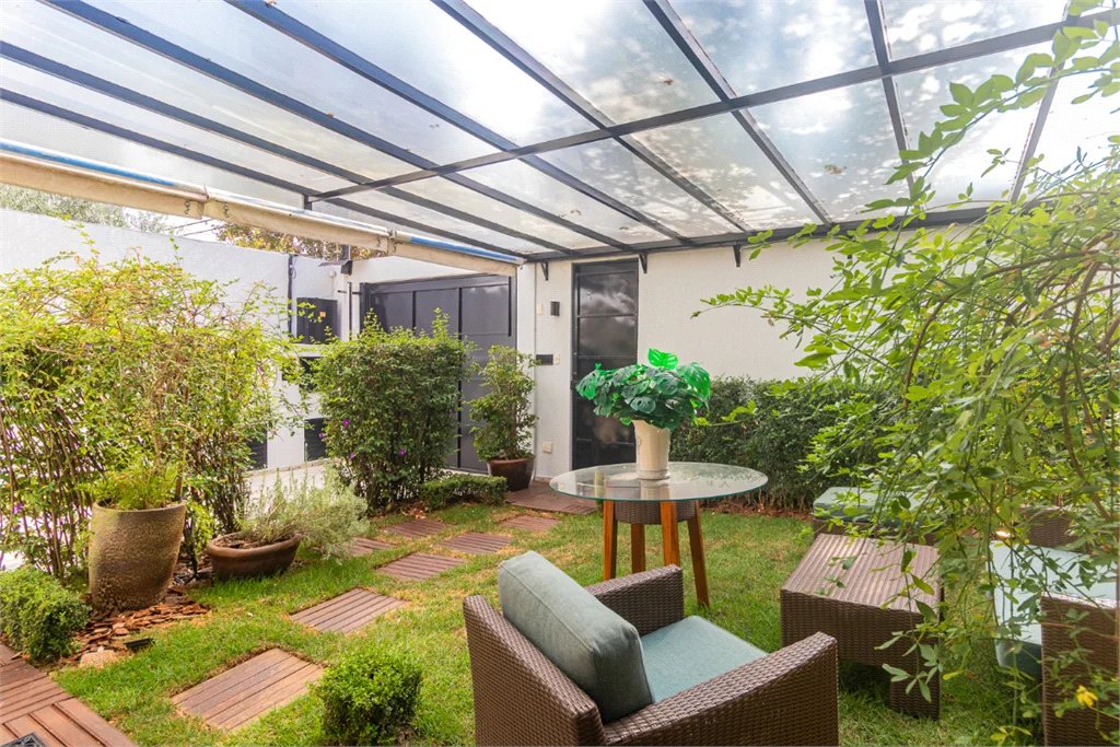Casa à venda com 4 quartos, sendo 3 suítes, em Brooklin Paulista, São Paulo, SP