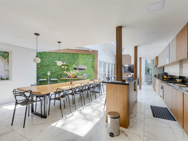 Casa Térrea à venda ou para alugar com 5 quartos, sendo 1 suíte,  em Brooklin, São Paulo, SP
