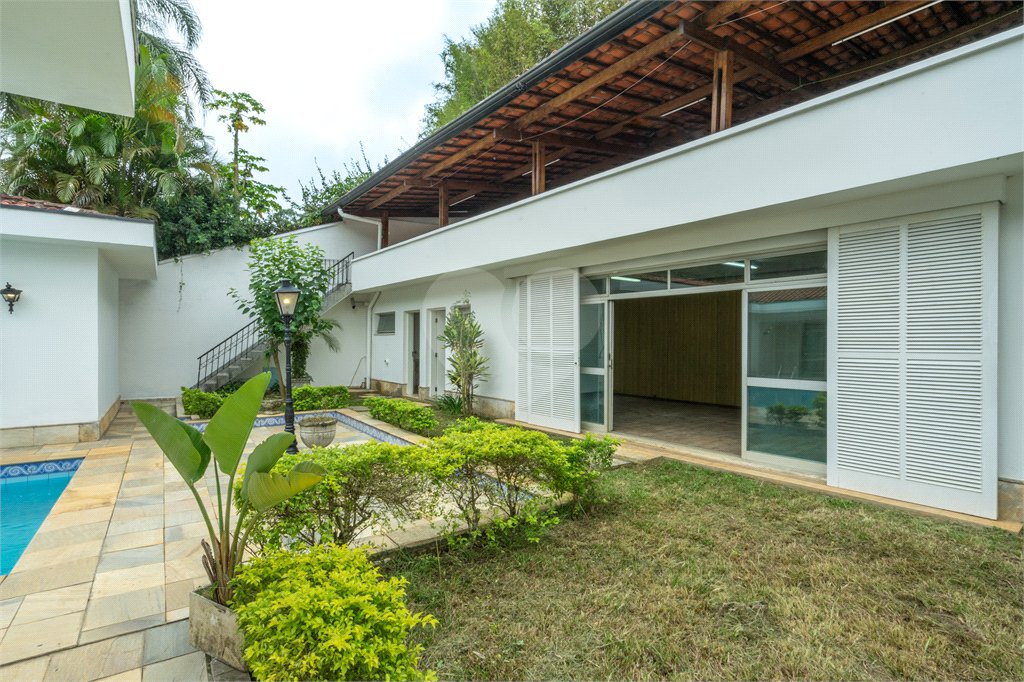 Casa Térrea à venda ou para alugar com 4 suítes em Jardim Marajoara, São Paulo, SP
