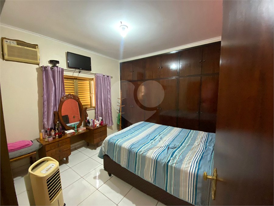 Casa à venda com 4 quartos, sendo 1 suíte, em Campos Elíseos, Ribeirão Preto, SP