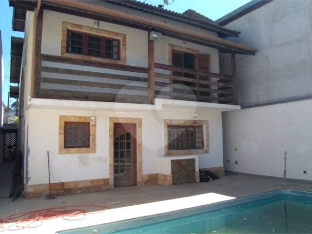 Casa à venda com 4 quartos, sendo 2 suítes,  em Barreiro, Mairiporã, SP