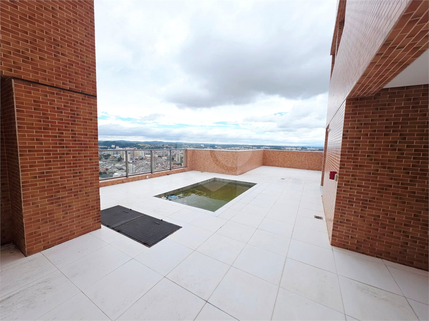 Triplex à venda com 4 suítes em Anhangabaú, Jundiaí, SP