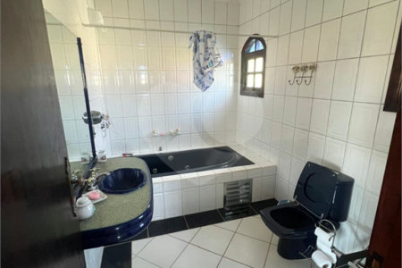 Casa à venda com 4 quartos, sendo 1 suíte, em Alpes D'ouro, Bom Jesus dos Perdões, SP