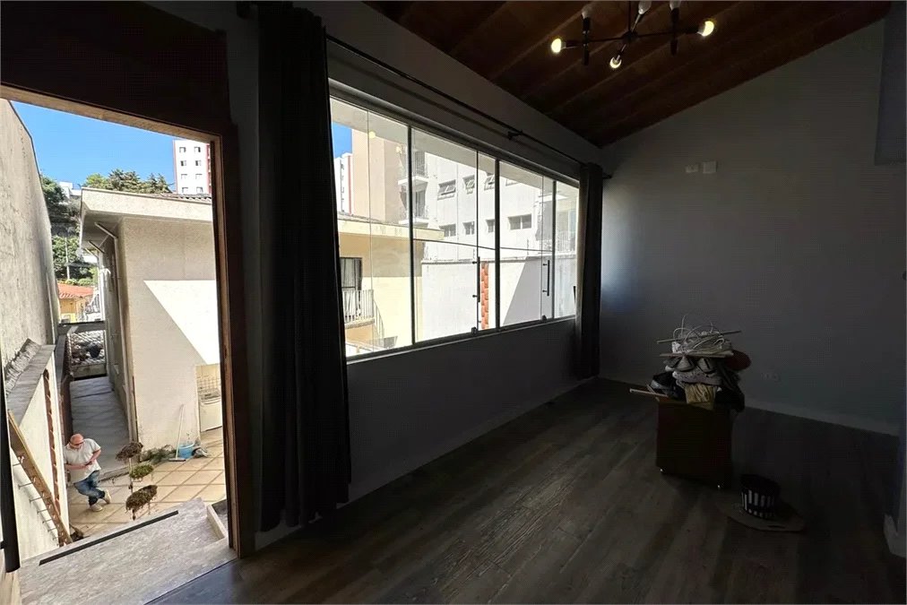 Sobrado à venda com 4 quartos, sendo 2 suítes,  em Vila Ipojuca, São Paulo, SP