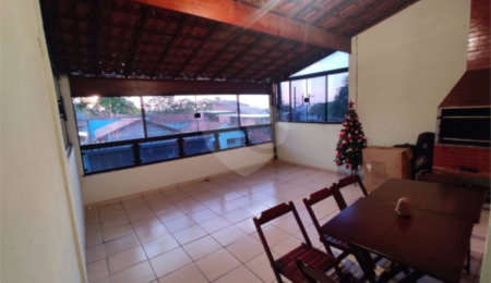 Sobrado à venda com 4 quartos em Parque Novo Horizonte, São José dos Campos, SP