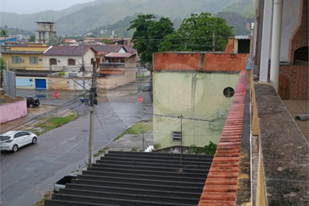 Casa à venda com 5 quartos, sendo 1 suíte, em Bangu, Rio de Janeiro, RJ