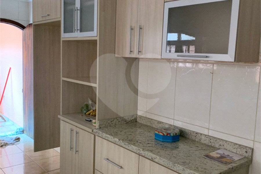Sobrado à venda com 3 quartos, sendo 1 suíte, em Tremembé, São Paulo, SP