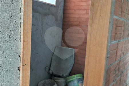 Casa à venda com 3 quartos, sendo 1 suíte, no condomínio Mosaico da Serra, Mogi das Cruzes - SP