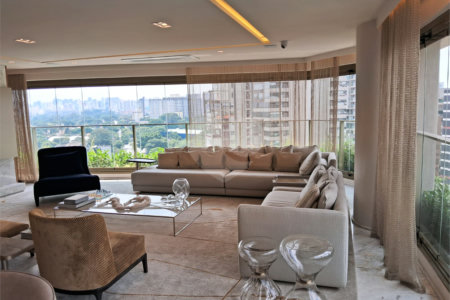 Apartamento à venda com 3 suítes em Moema, São Paulo, SP