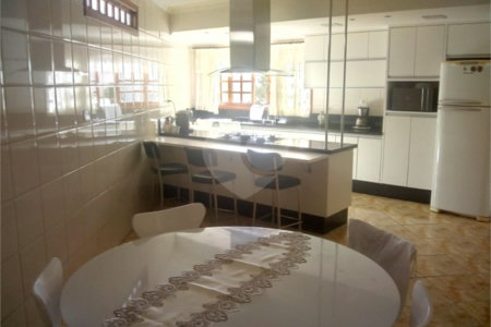 Casa Térrea à venda com 3 quartos, sendo 2 suítes, em Vila Rosália, Guarulhos, SP