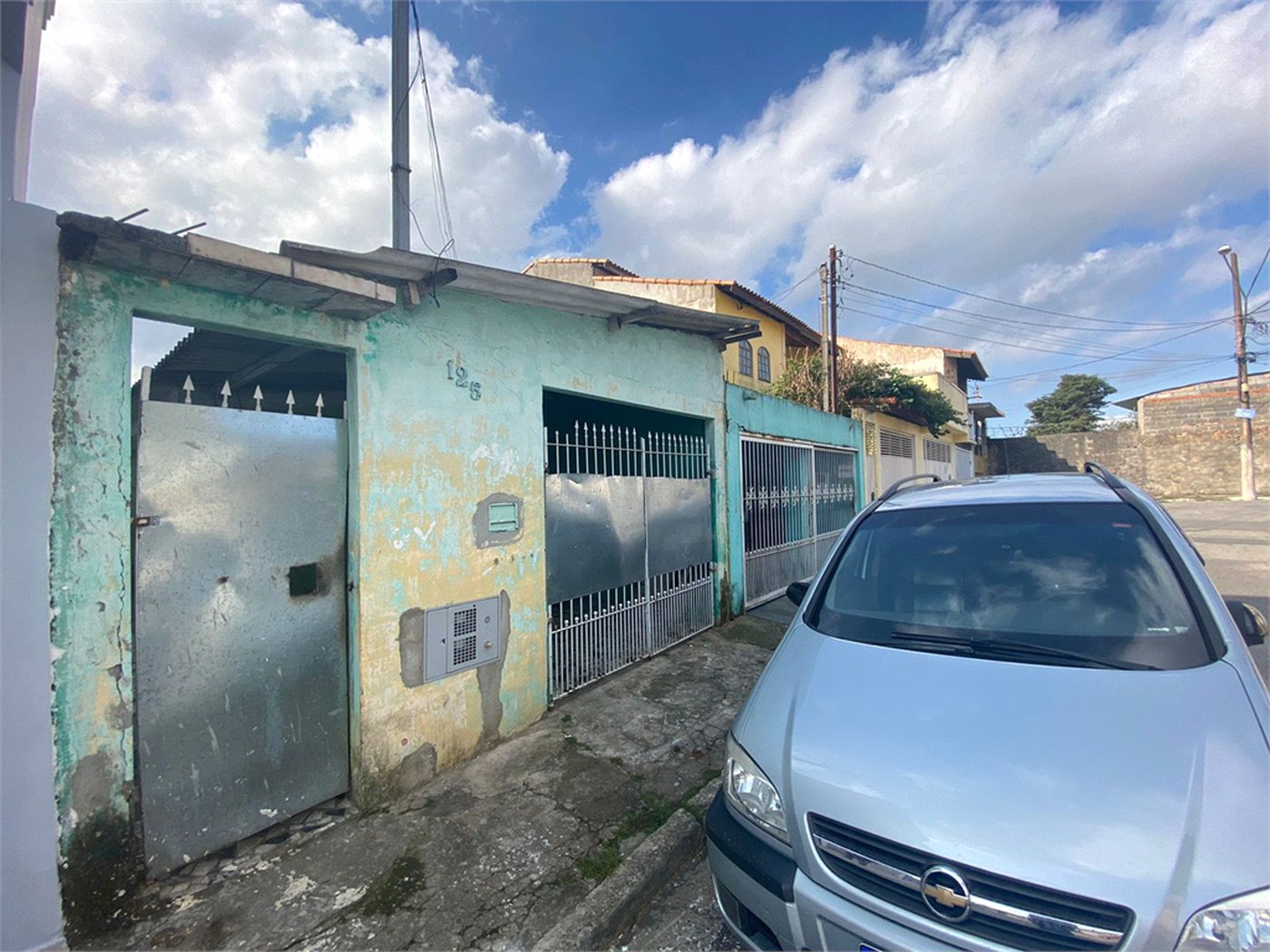 Casa à venda com 2 quartos em Jardim Amélia, Poá, SP