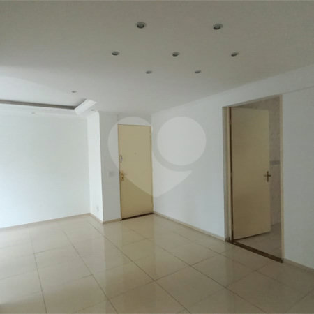 Apartamento à venda com 3 quartos em Jardim Londrina, São Paulo, SP