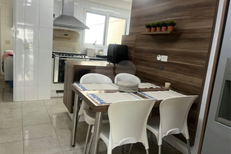 Apartamento à venda com 3 quartos, sendo 2 suítes, em Vila Mariana, São Paulo, SP