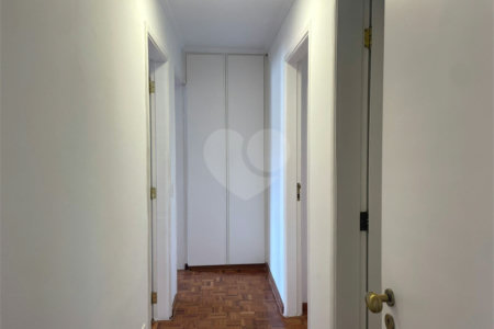 Apartamento à venda com 3 quartos, sendo 1 suíte, em Itaim Bibi, São Paulo, SP