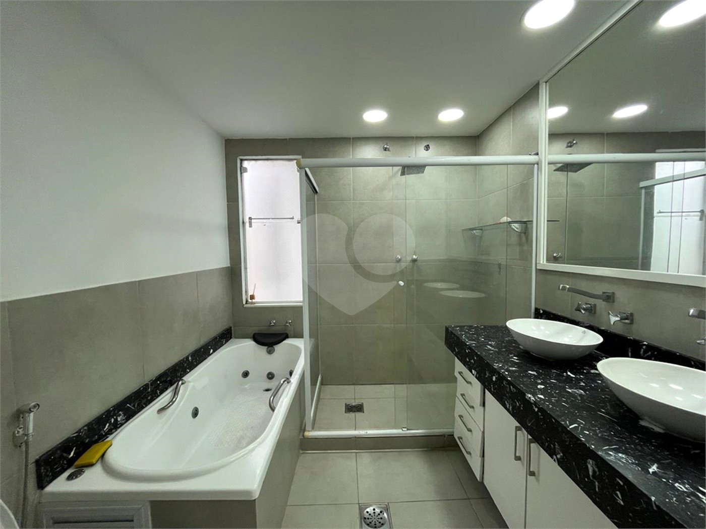 Casa à venda com 4 suítes no condomínio Pedra Mar, Rio de Janeiro - RJ