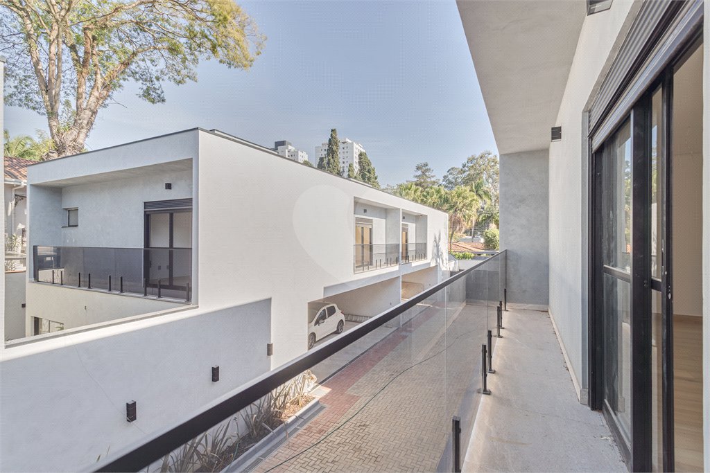 Casa à venda com 4 suítes no condomínio Villa Suiça, São Paulo - SP