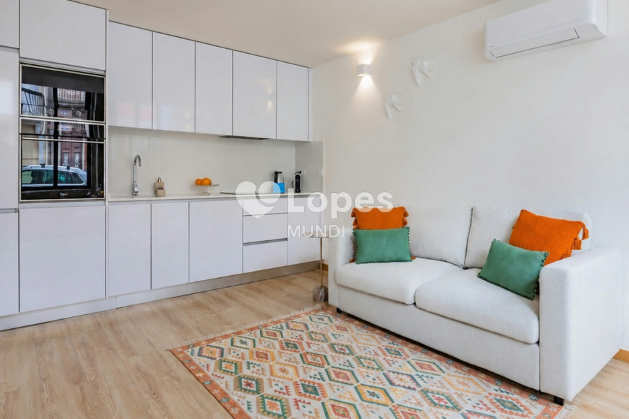 Apartamento T1 Duplex à venda no Bonfim, Porto, Portugal – Mobiliado