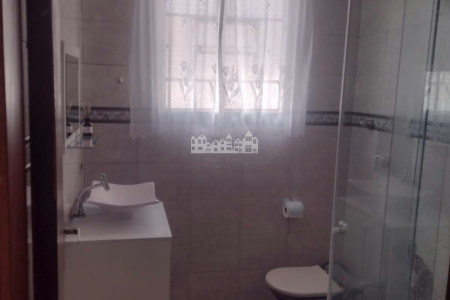 Casa à venda com 5 quartos no Centro de Atibaia/SP | Duas casas no mesmo terreno