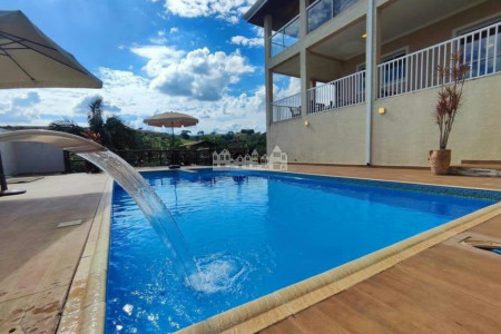 Casa à venda com 6 suítes no condomínio Portal Ouro Verde, Atibaia - SP