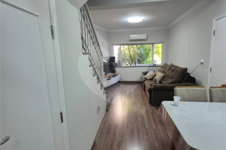 Casa à venda com 3 quartos, sendo 1 suíte, no condomínio Mariana, São Paulo - SP