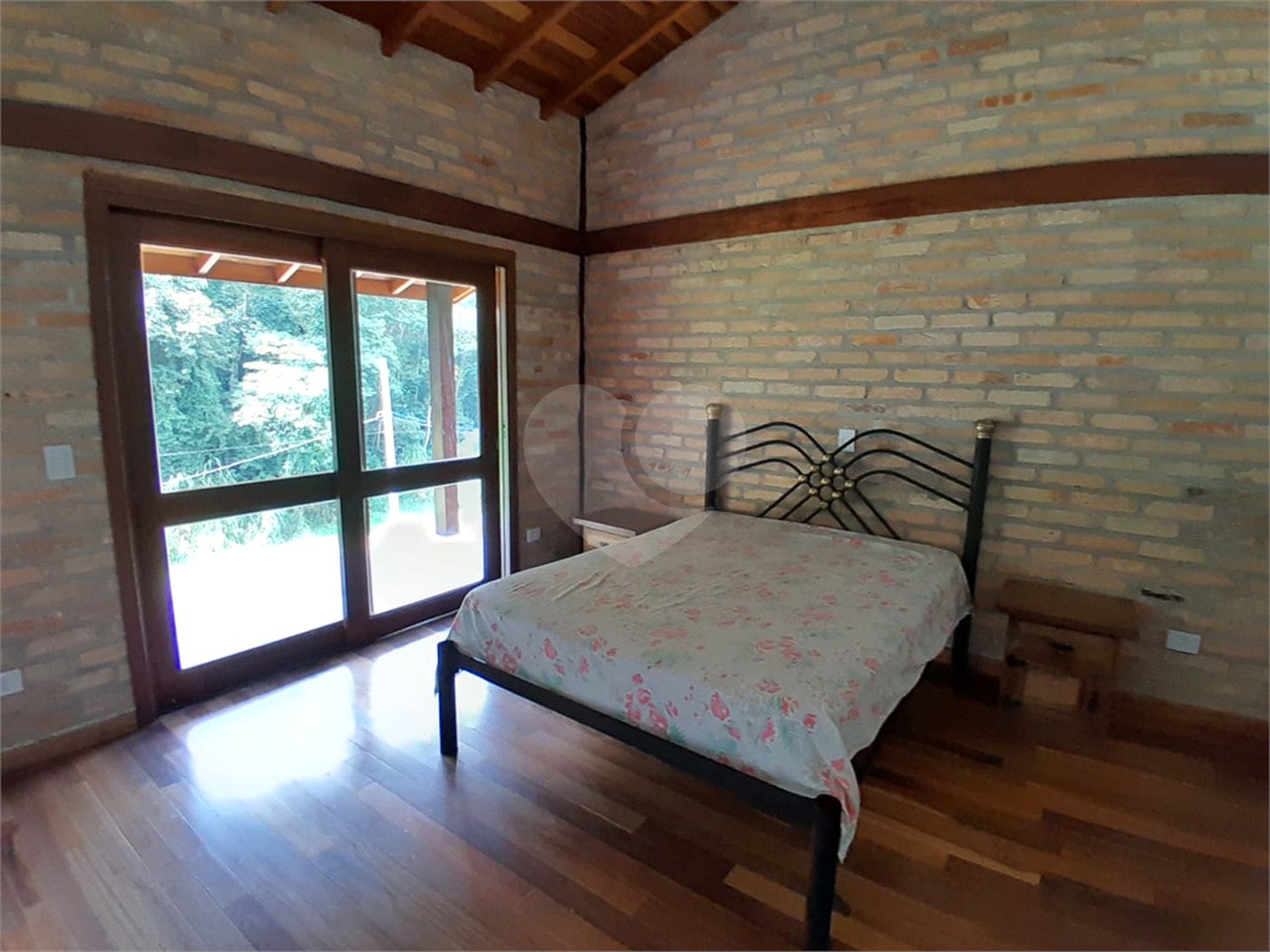 Casa à venda com 3 quartos, sendo 1 suíte, no condomínio Sausalito, Mairiporã - SP