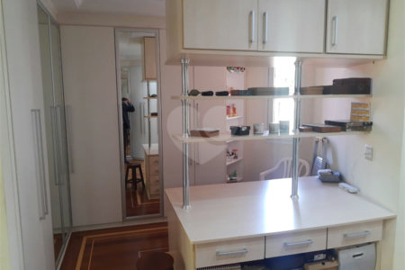 Casa à venda com 5 suítes em Jardim Leonor, São Paulo, SP