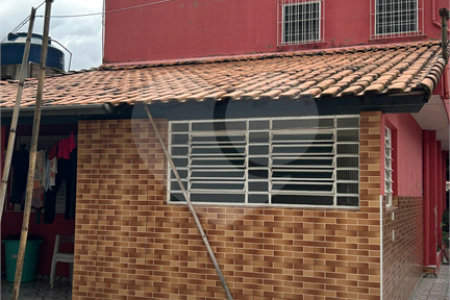 Sobrado à venda com 3 quartos, sendo 2 suítes,  em Vila Lúcia, Poá, SP