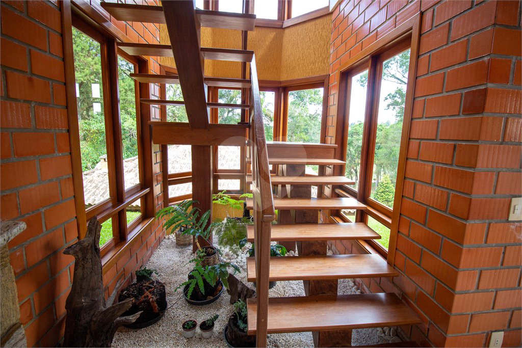 Chácara à venda com 4 quartos, sendo 2 suítes, em Jardim Oriental, Mairinque, SP