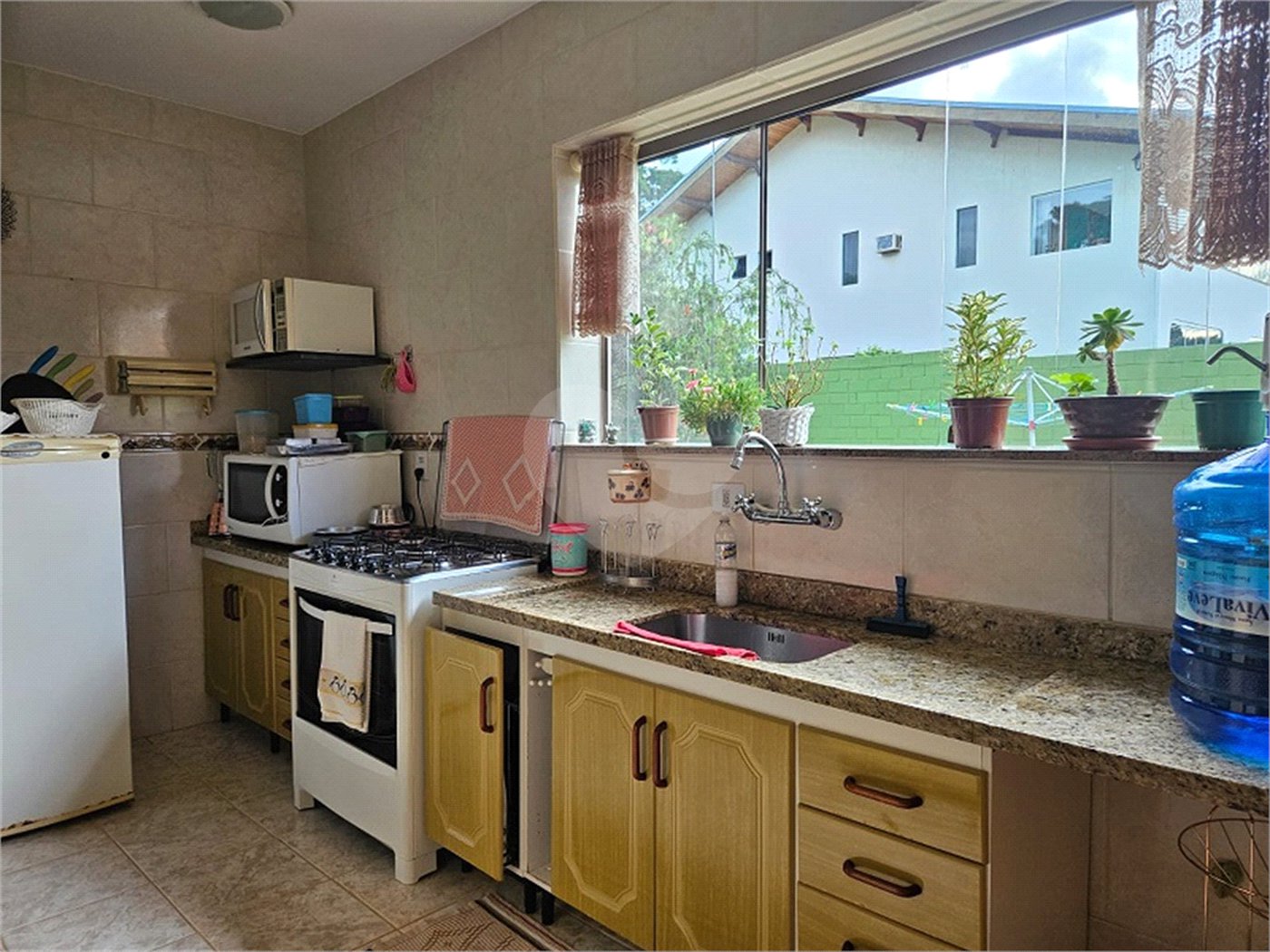 Casa à venda com 4 quartos, sendo 3 suítes, em Jardim Tapajós, Atibaia, SP