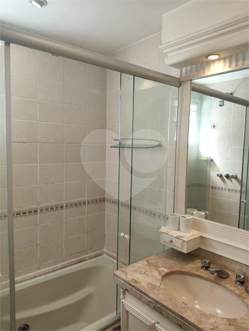Apartamento à venda com 3 quartos, sendo 1 suíte, em Indianópolis, São Paulo, SP