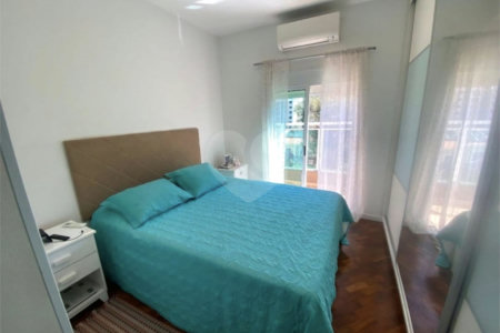 Casa à venda com 4 quartos, sendo 1 suíte, em Vila São Silvestre, São Paulo, SP