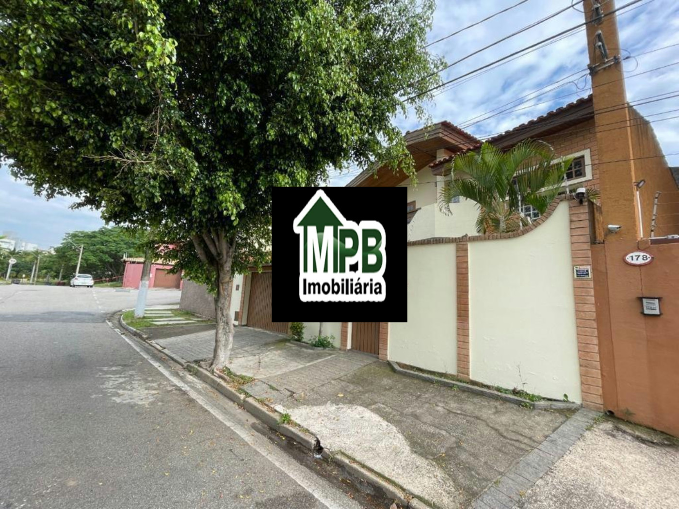 Sobrado à venda com 3 quartos, sendo 1 suíte, em Jardim Refúgio, Sorocaba, SP