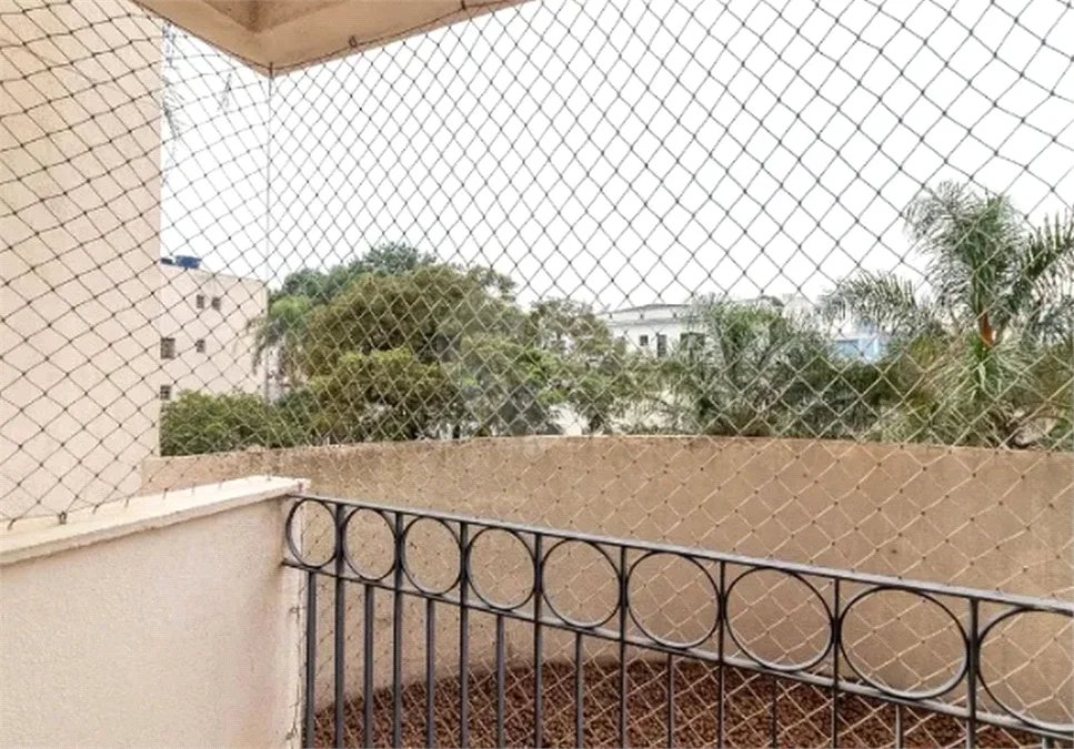 Apartamento à venda no Mandaqui com 3 dormitórios, sendo 1 suíte, sala ampla e bem distribuída, cozinha, 2 banheiros e área de serviço. O imóvel conta ainda com 1 vaga de garagem.