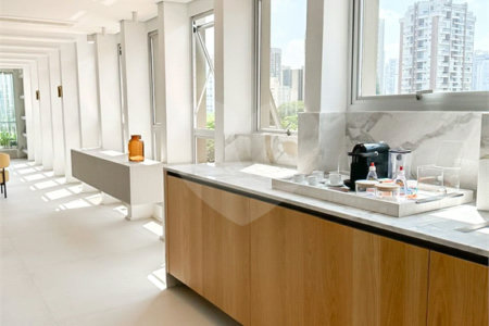 Apartamento à venda com 4 suítes em Vila Cordeiro, São Paulo, SP