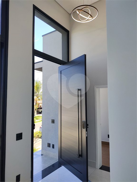 Casa à venda com 3 quartos, sendo 1 suíte,  no condomínio Madre Maria Vilac, Valinhos - SP