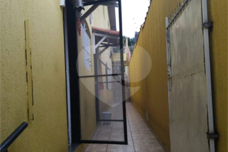 Casa à venda com 4 quartos, sendo 1 suíte, em Cidade Kemel, Poá, SP