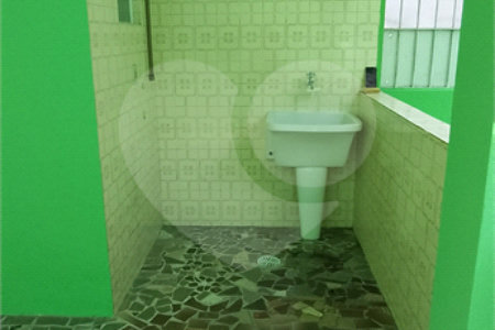 Sobrado à venda com 2 quartos em Jardim Itacolomi, São Paulo, SP