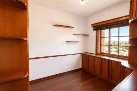 Sobrado à venda com 4 quartos, sendo 2 suítes, em Vila Pires, Santo André, SP