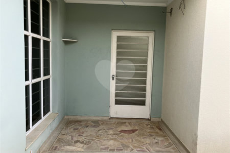 Casa Térrea à venda com 4 quartos, sendo 2 suítes, em Jardim Santa Rosália, Sorocaba, SP