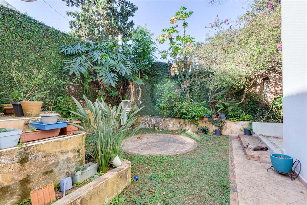 Casa de Vila à venda com 4 quartos, sendo 3 suítes, em Chácara Santo Antônio, São Paulo, SP